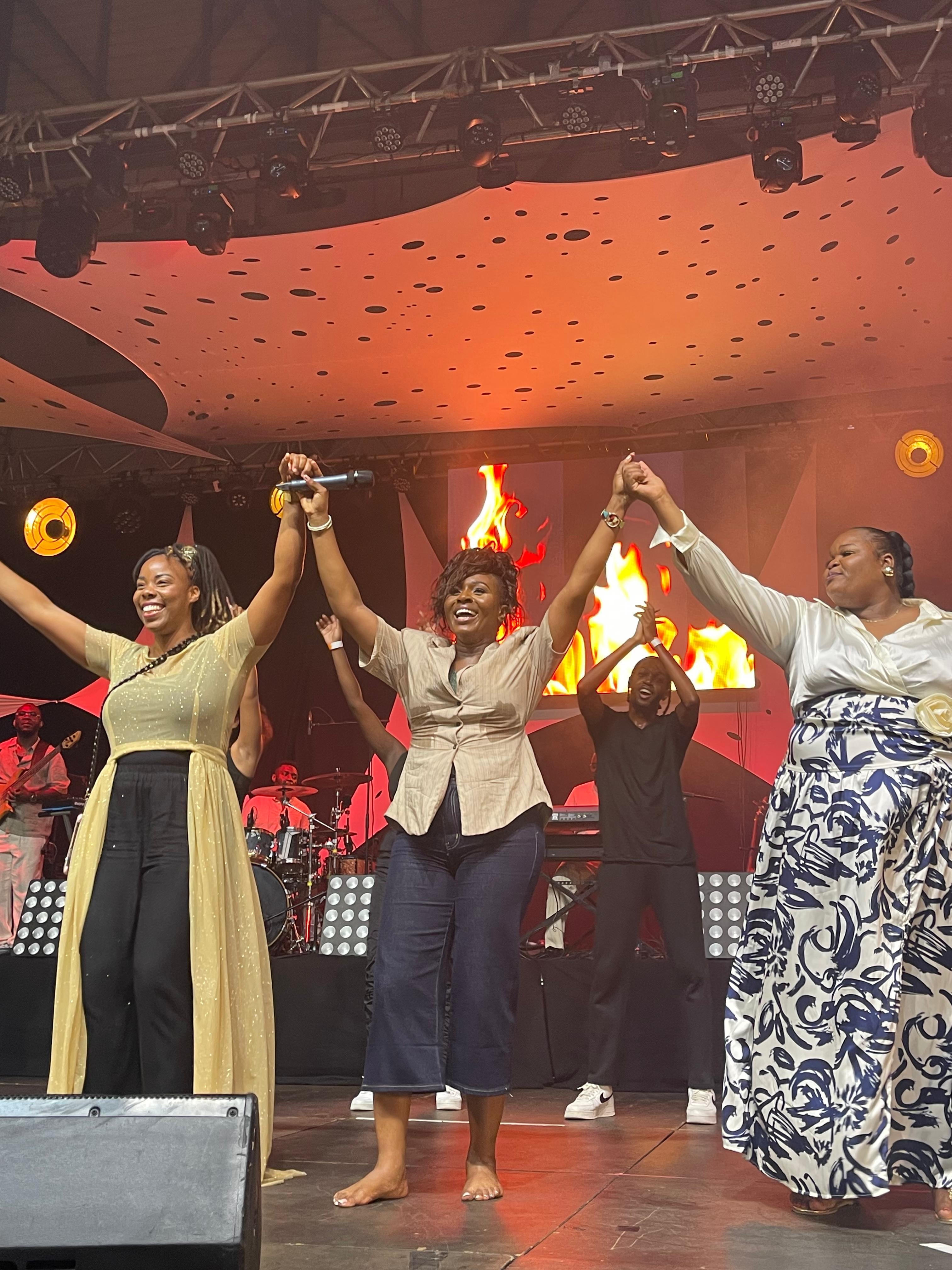 Dena 1.jpeg (3.77 MB)